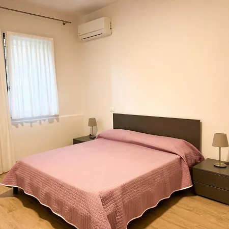 Two-bedroom Within Walking Distance Of The Center