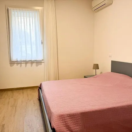 Διαμέρισμα Two-bedroom Within Walking Distance Of The Center Βιτσέντζα