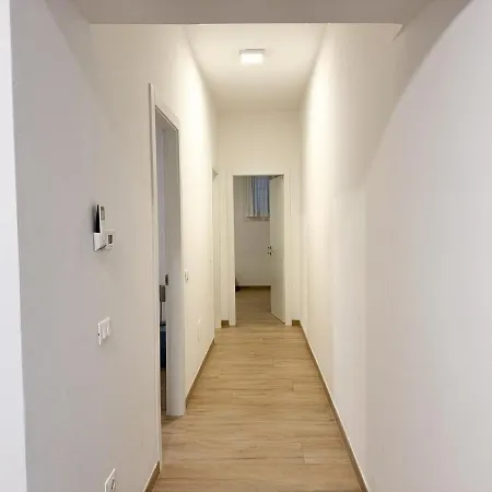 Two-bedroom Within Walking Distance Of The Center Διαμέρισμα